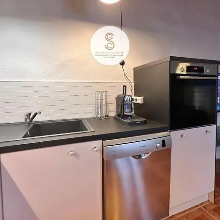 Apartment Chez Yvette - - Air Conditioning & Wi-fi